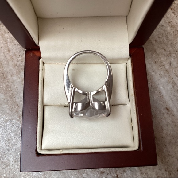 Fashion, jewelry, large heart-shaped ring - Picture 4 of 10